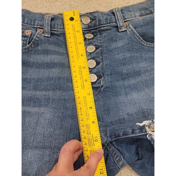 Gap Womens High Rise 4" Distressed Denim Shorts Size 4/27R (Measure 30"X 4") - Picture 7 of 8